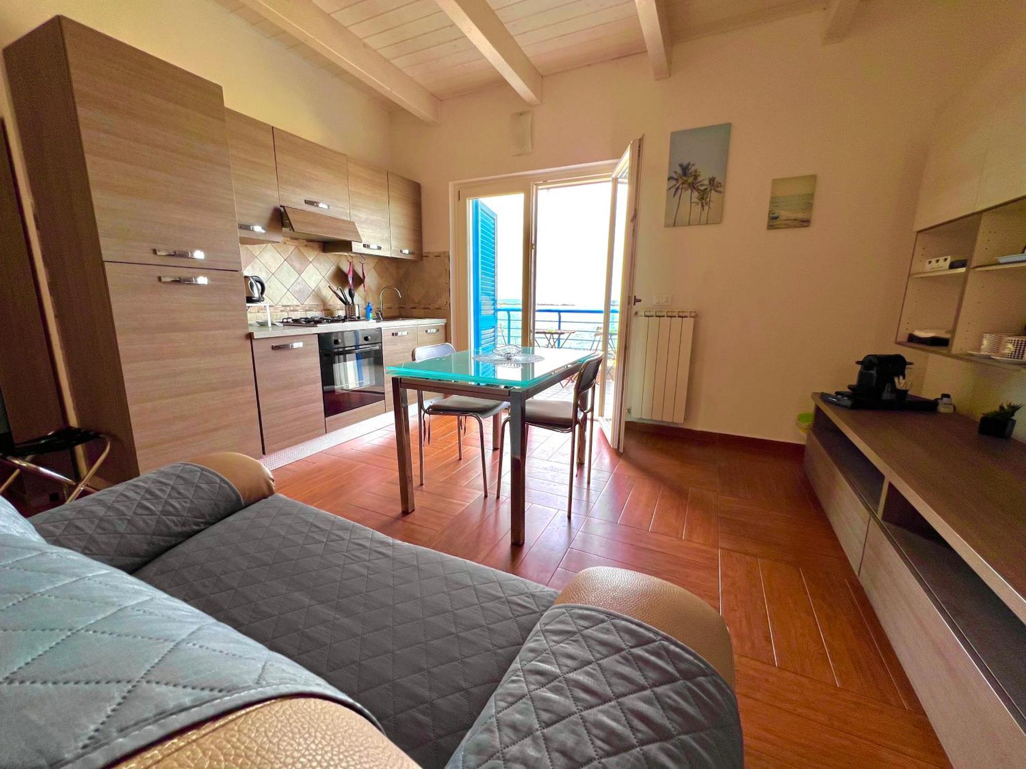 Tramonto Suite-rome Airport Fco-fronte Mare Apartamento *